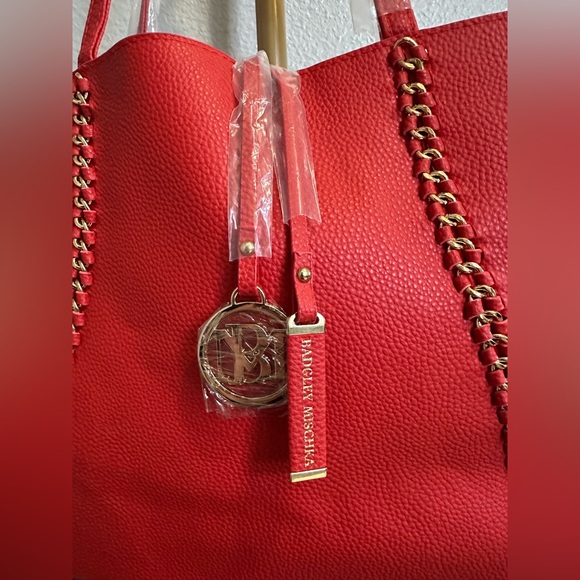 NWT Badgley Mischka Red Tote Bag with Gold Chain Design - Picture 2 of 8